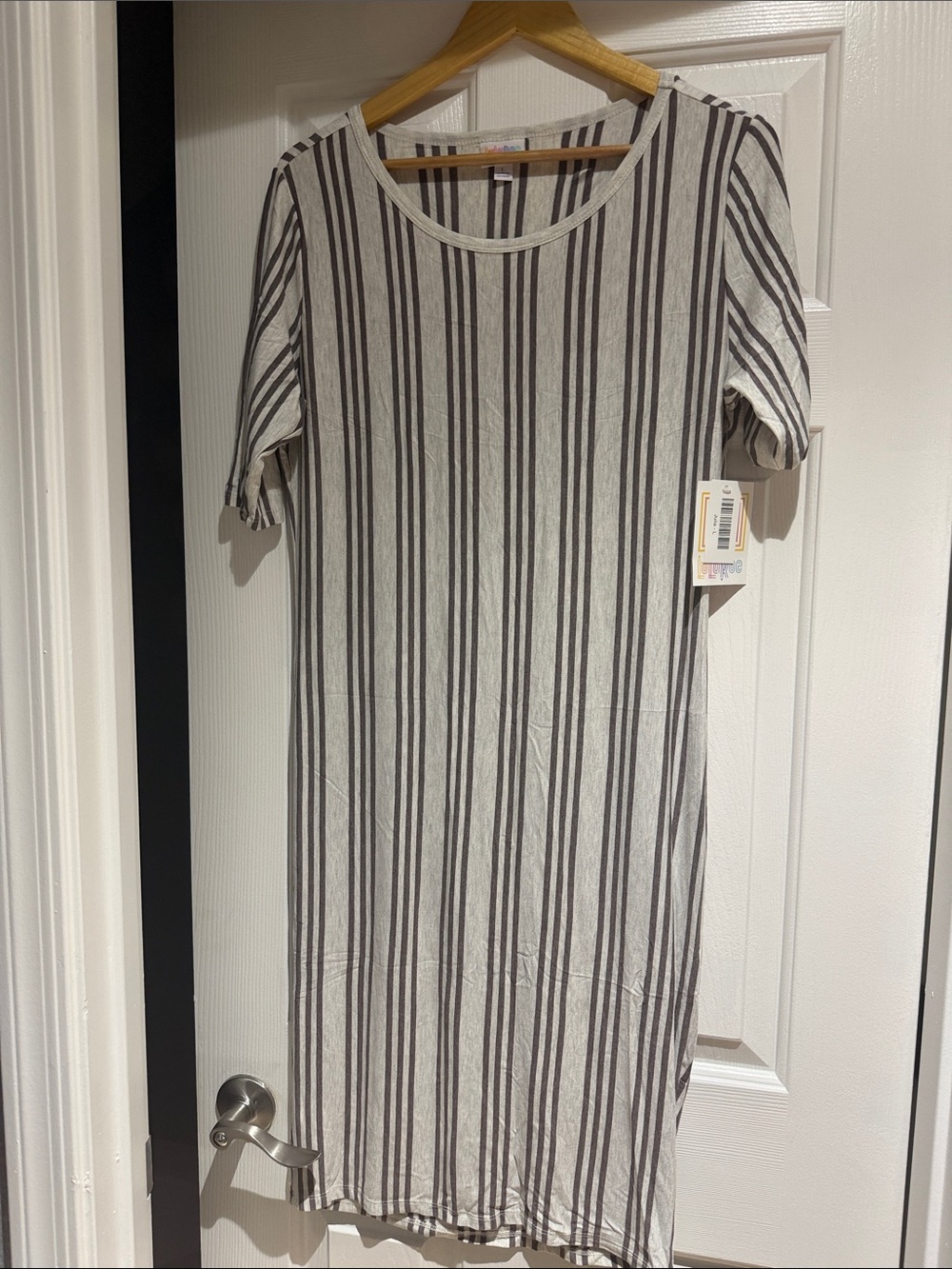 LuLaRoe Julia Dress beige with brown Stripes Short-Sleeve
